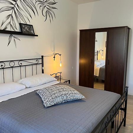רומא Eufonia Vinyl Friendly Apartment מראה חיצוני תמונה